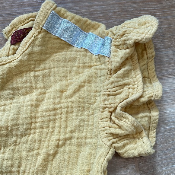 7 for all mankind 3t yellow top - Picture 3 of 5